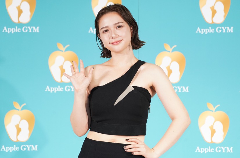 村重杏奈【写真：竹内みちまろ】
