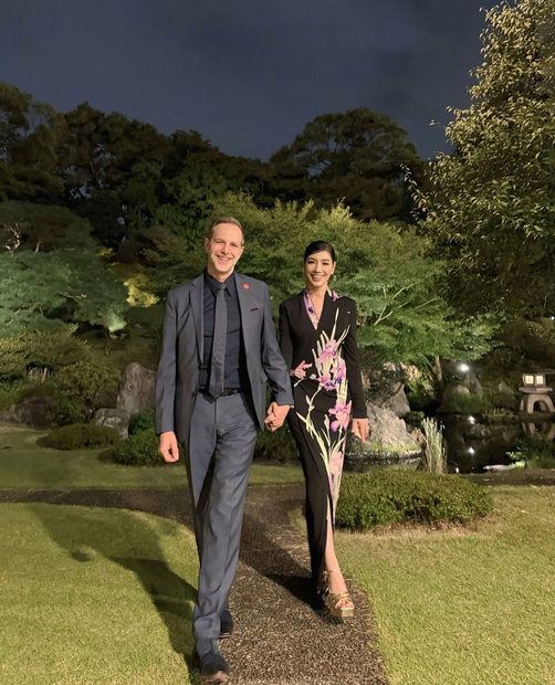 アンミカと夫のセオドール・ミラーによる2ショット（写真はアンミカの公式ブログから）