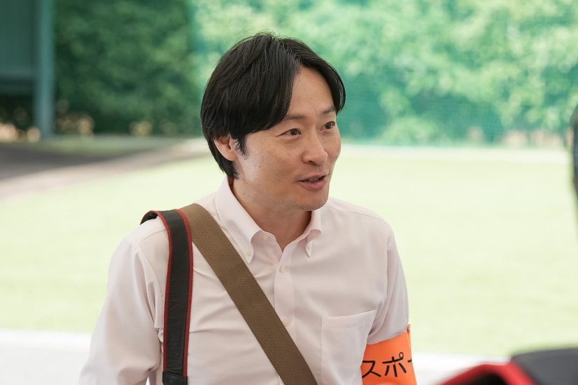 スポーツ関西松本役（川西 賢志郎）　(C)NHK