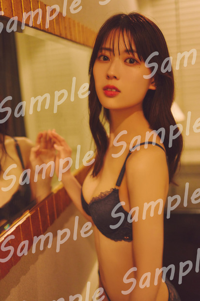 乃木坂46 岩本蓮加1st写真集「いたずらな風」特典封入ポストカード6種目　撮影／SAKAI DE JUN