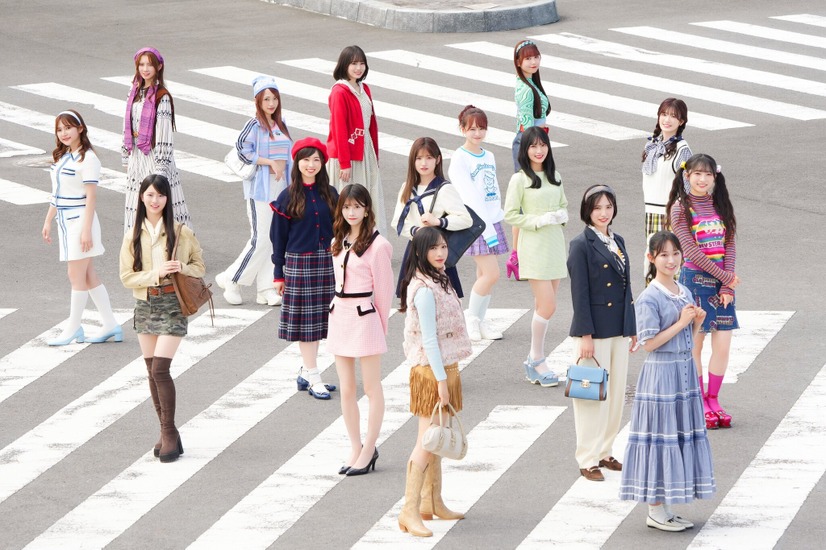 『なんてったってAKB48』アーティスト写真　(C)AKB48