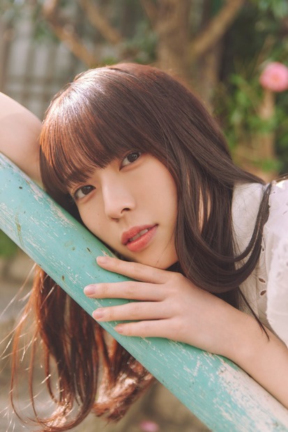 岩本蓮加の1st写真集『いたずらな風』より（撮影／SAKAI DE JUN）