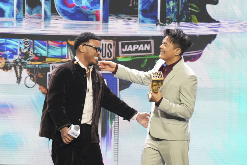INSPIRING ACHIEVEMENTを受賞した「J.Y. Park」　ⓒ CJ ENM Co., Ltd, All Rights Reserved