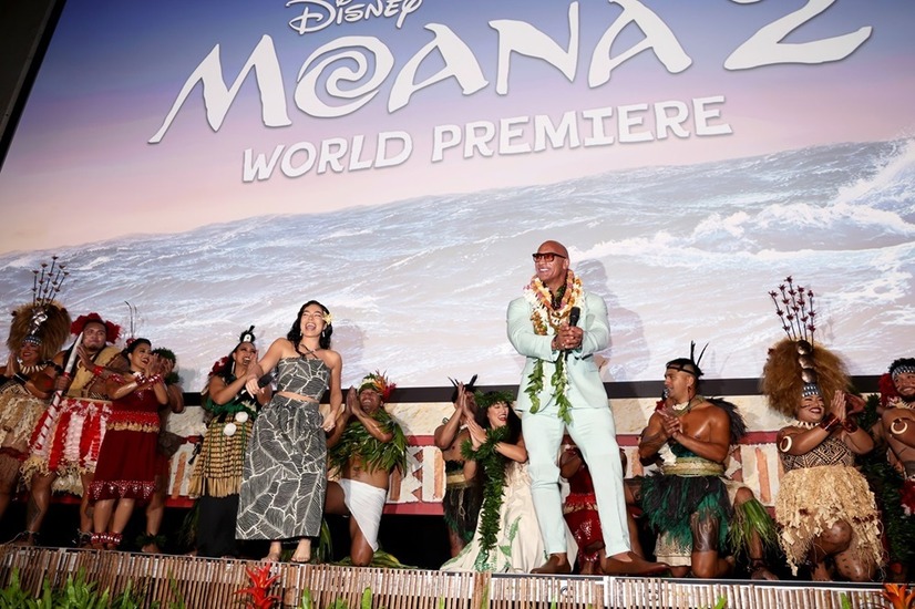 『モアナと伝説の海２』ワールドプレミア（アウリィとドウェイン）　(C)2024 Disney. All Rights Reserved.
