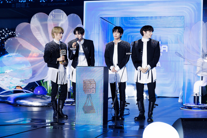 FANS' CHOICE MALE TOP 10を受賞した「TOMORROWXTOGETHER」　ⓒ CJ ENM Co., Ltd, All Rights Reserved