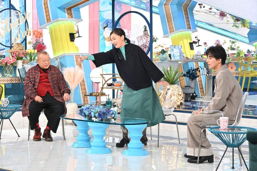 尾野真千子がゲストとして登場する『A-Studio＋』　(C)TBS