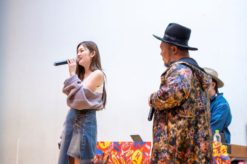 ゆうちゃみとHIPPYが登場した千葉・松戸市立松戸高等学校のサプライズイベント