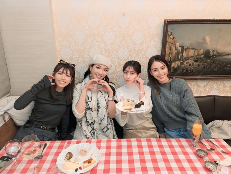 田中みな実の誕生日を祝うアンミカ、若槻千夏、滝沢カレン（写真はアンミカの公式ブログから）