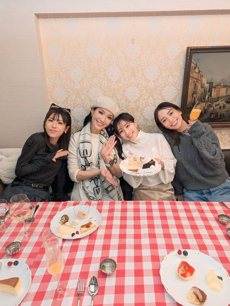 田中みな実の誕生日を祝うアンミカ、若槻千夏、滝沢カレン（写真はアンミカの公式ブログから）