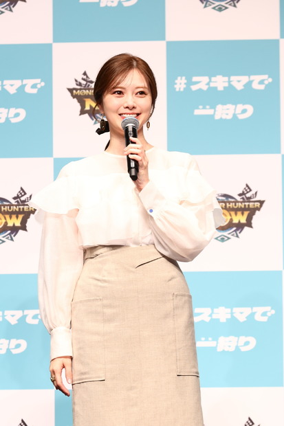 川島明（麒麟）、白石麻衣、井上聡（次長課長）、青木マッチョ（かけおち）が登壇した『モンスターハンター NOW』新CM発表会　(C)Niantic　(C)CAPCOM