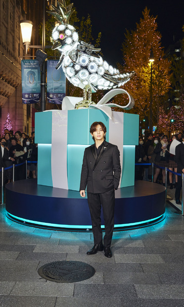 山田涼介、ティファニー点灯イベントで意気込み「今年は守りの1年、来年に期待」