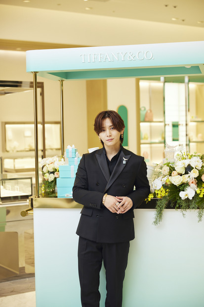 山田涼介、ティファニー点灯イベントで意気込み「今年は守りの1年、来年に期待」