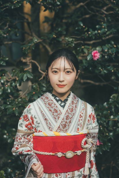 佐藤綺星「20±SWEET[トゥエンティ・スウィート] 2025 JANUARY」（東京ニュース通信社刊）撮影／細居幸次郎