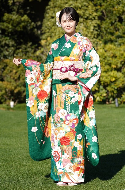尾碕真花 【写真：竹内みちまろ】
