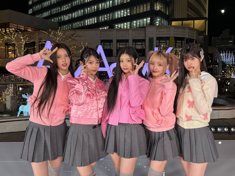 『CDTVライブ!ライブ!クリスマスSP』に出演したILLIT　(P)&(C) BELIFT LAB Inc.