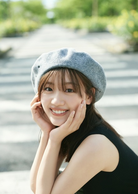 （C)日向坂46 佐々木美玲1st写真集『陽射しのパレード』／集英社　撮影／熊木優（io)
