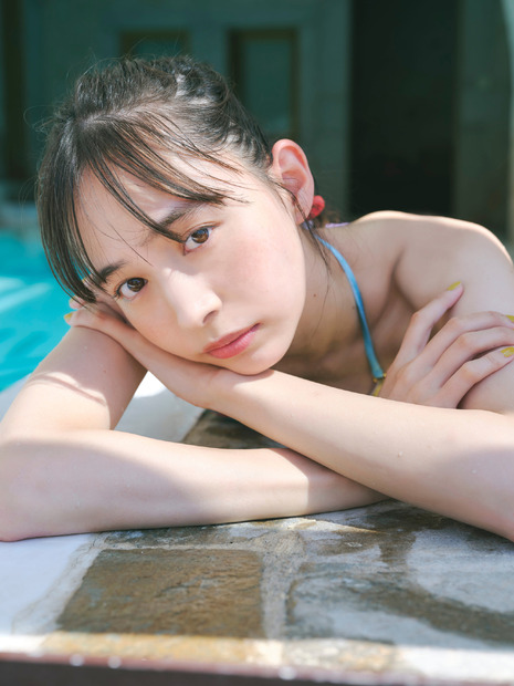 井桁弘恵の写真集『つかのま』　(C) 遠藤優貴／小学館　