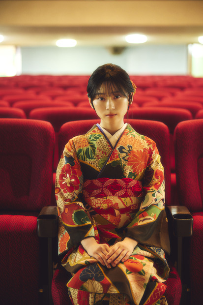 「20±SWEET[トゥエンティ・スウィート] 2025 JANUARY」（東京ニュース通信社刊）撮影／高橋慶佑