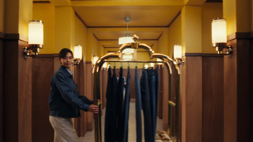 ユニクロの新TVCM「LifeとWear/ジーンズホテル/WOMEN」