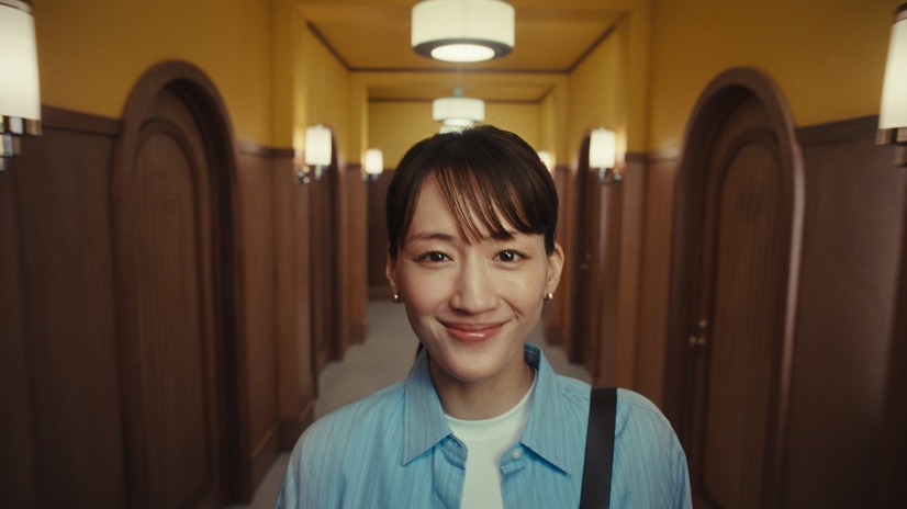 ユニクロの新TVCM「LifeとWear/ジーンズホテル/WOMEN」