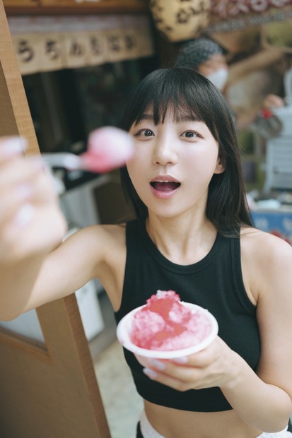 『もっと前へ、そして「その先」へ――　ピョ・ウンジはなぜグラビア不毛の地・韓国でグラビアモデルを始めたのか』（双葉社）　（C)前康輔／双葉社