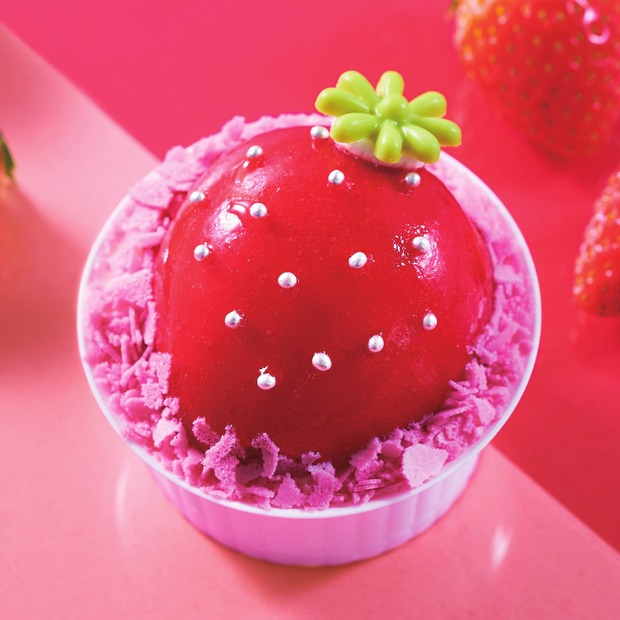 まんまる苺ケーキ 価格：390 円 （税込 421 円）（C）シャトレーゼ