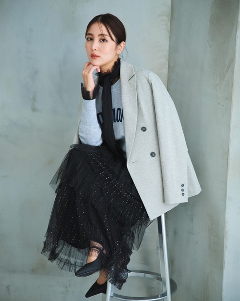 石川恋、大人っぽさと甘さが共存した着こなし披露！