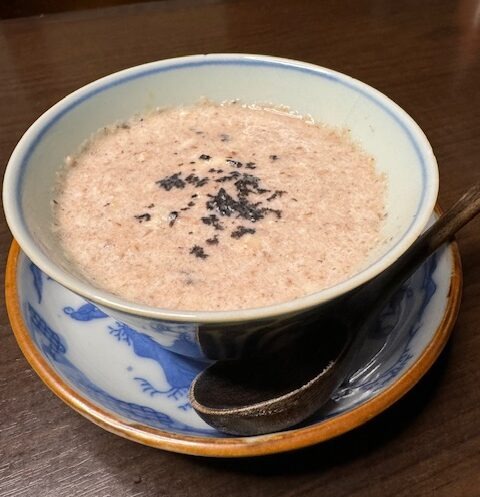 トリュフ香る貝クリームスープ／自由人酒場