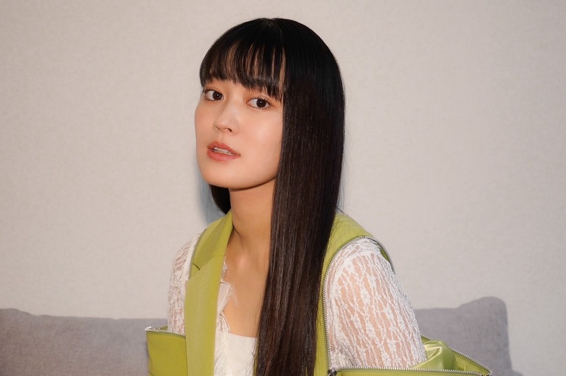 吉本実憂【写真：竹内みちまろ】
