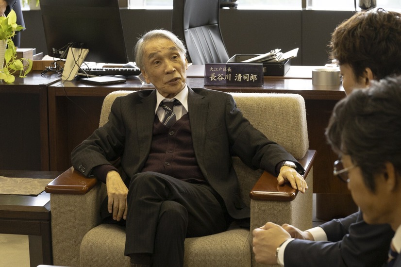 木曜劇場『日本一の最低男 ※私の家族はニセモノだった』　(C)フジテレビ