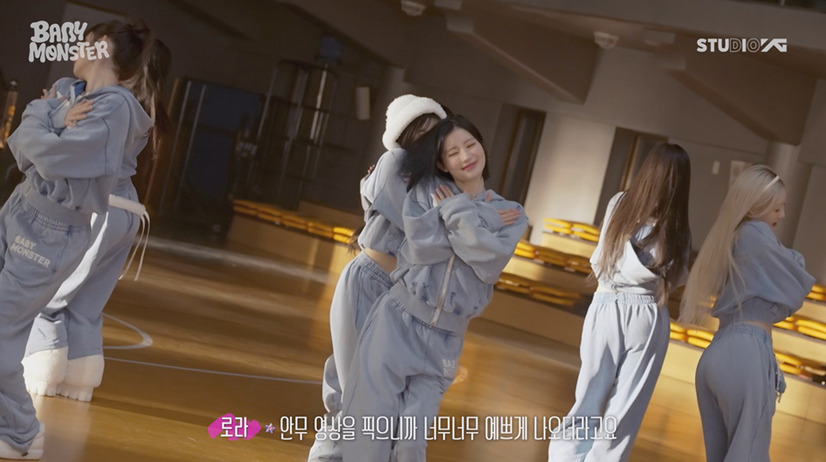 BABYMONSTER『Really Like You』のミュージックビデオビハインド映像
