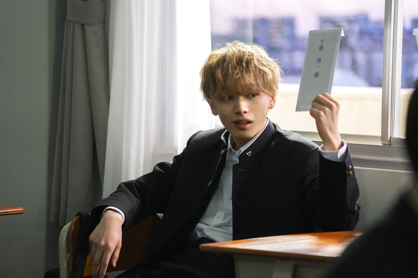 『遺書、公開。』（c）2024 映画『遺書、公開。』製作委員会 （c）陽東太郎／SQUARE ENIX
