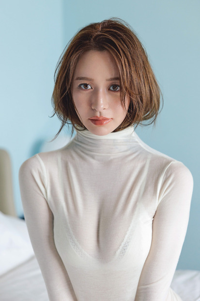 野崎萌香（C）曽根将樹／『野崎萌香写真集 jealousy』（講談社