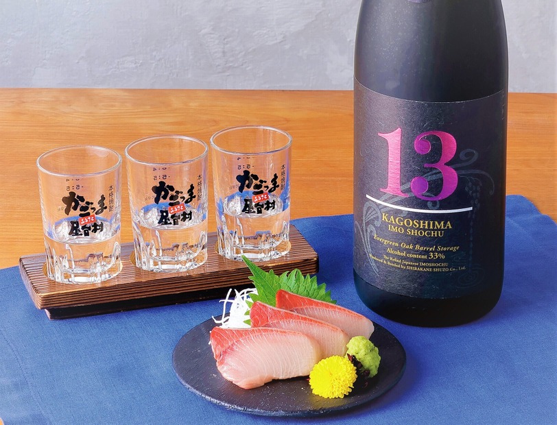 【TAGIRUBA】「鹿児島焼酎3種飲み比べ」イートイン1,100円（焼酎30ml×3杯）、茶ぶりお刺身　イートイン660円（3切）