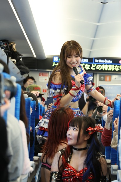 （手前から）伊藤麻希、山下実優、荒井優希（C）東京女子プロレス