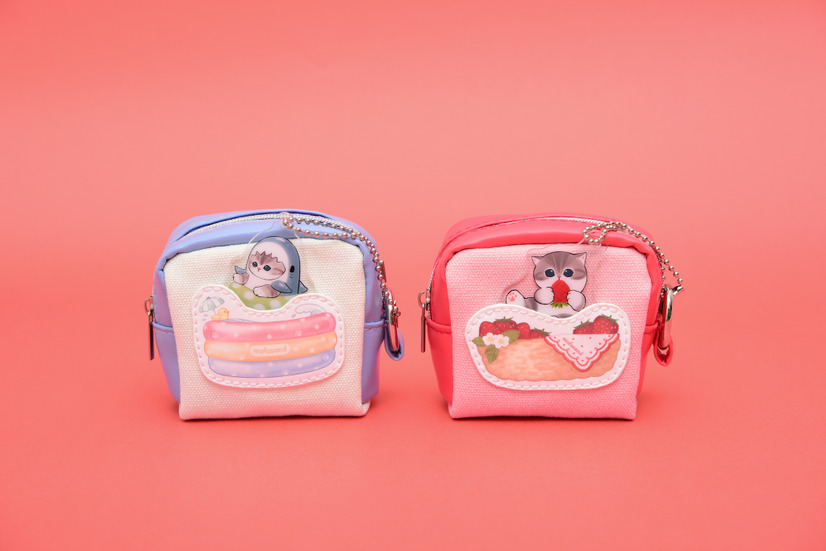 mofusandチャーム付きミニポーチ　1,600円（税込1,760円）