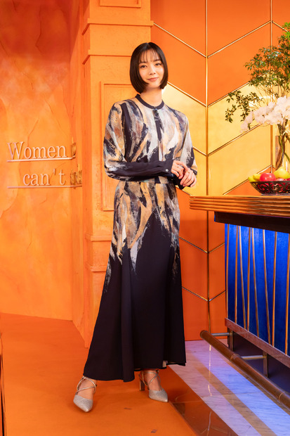 新川優愛　（C）AbemaTV,Inc.