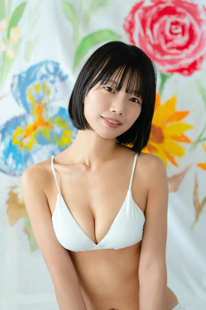 夏目綾デジタル写真集『my color』 (C)HIROKAZU／集英社