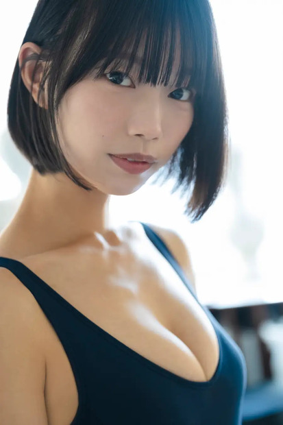 夏目綾デジタル写真集『my color』 (C)HIROKAZU／集英社