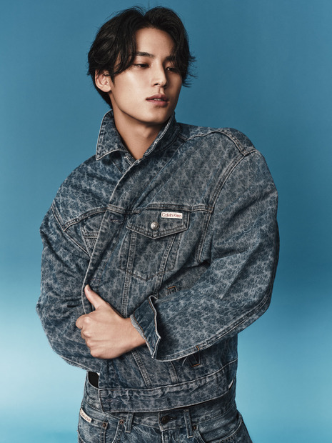 Campaign Credits: Directed and photographed by Leslie Zhang　Editorial credits: Calvin Klein