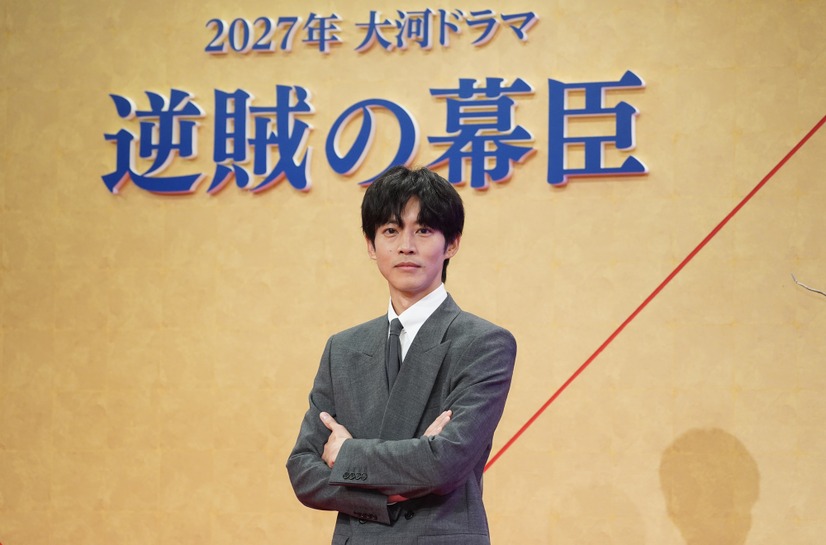 松坂桃李【写真：竹内みちまろ】