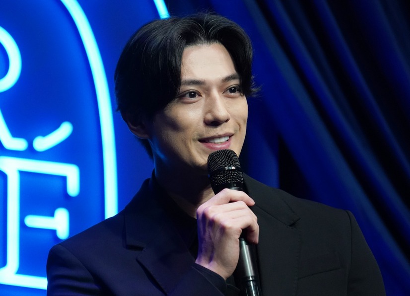 新田真剣佑【写真：竹内みちまろ】
