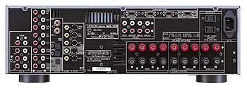 AVC-1620の背面
