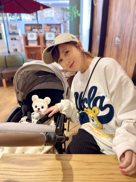 小松彩夏と息子のツーショット（写真は小松彩夏の公式ブログから）