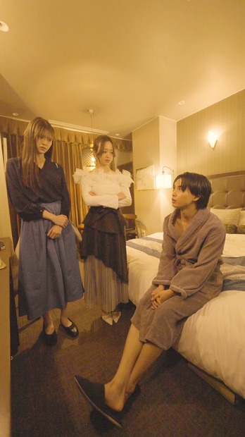 スマホ向け縦型ショートドラマ『合コンの悪魔 ～サレ妻たちの華麗なる復讐～』