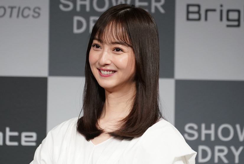 佐々木希【写真：竹内みちまろ】