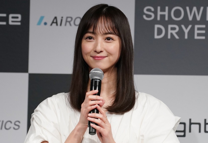 佐々木希【写真：竹内みちまろ】