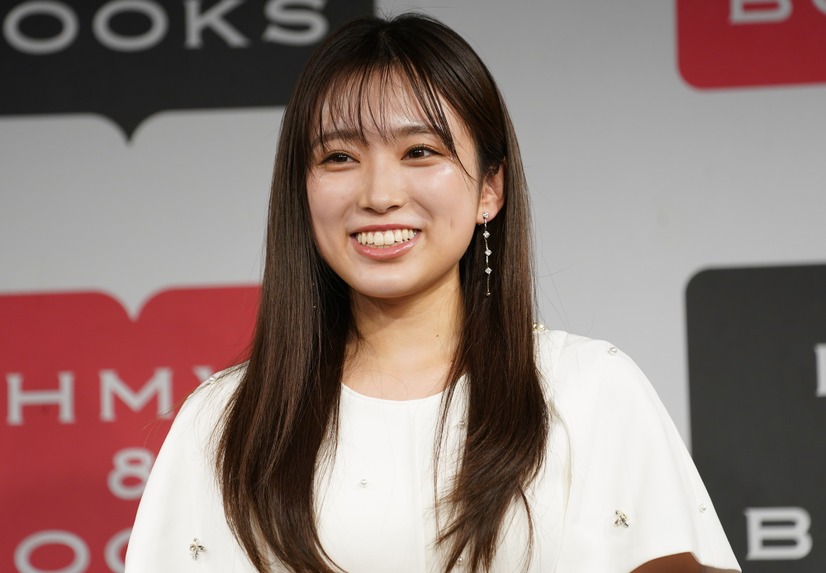 矢吹奈子【写真：竹内みちまろ】
