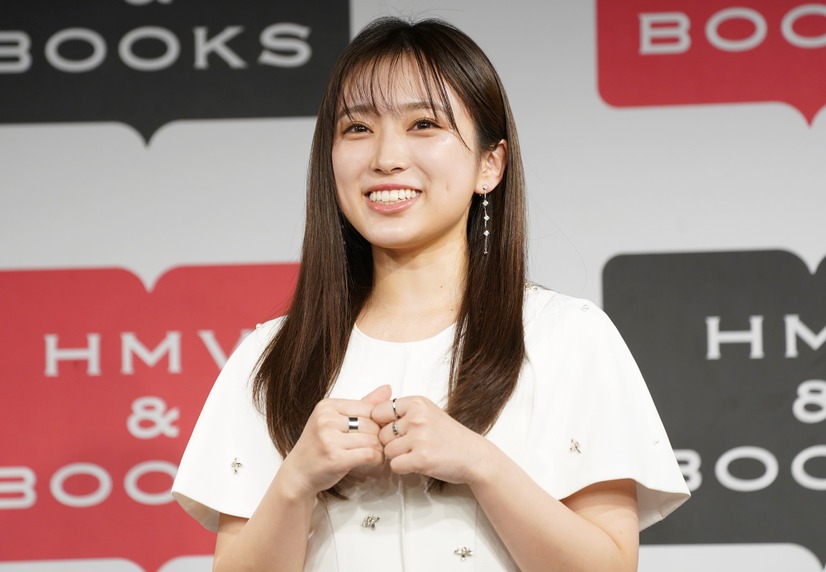 矢吹奈子【写真：竹内みちまろ】