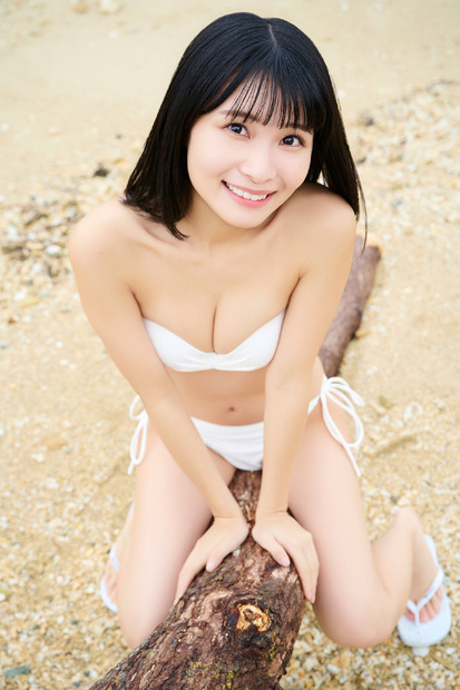 『SPA!デジタル写真集　三田のえ「アート＆フェチクリエイターの曲線美」』（扶桑社）誌面カット